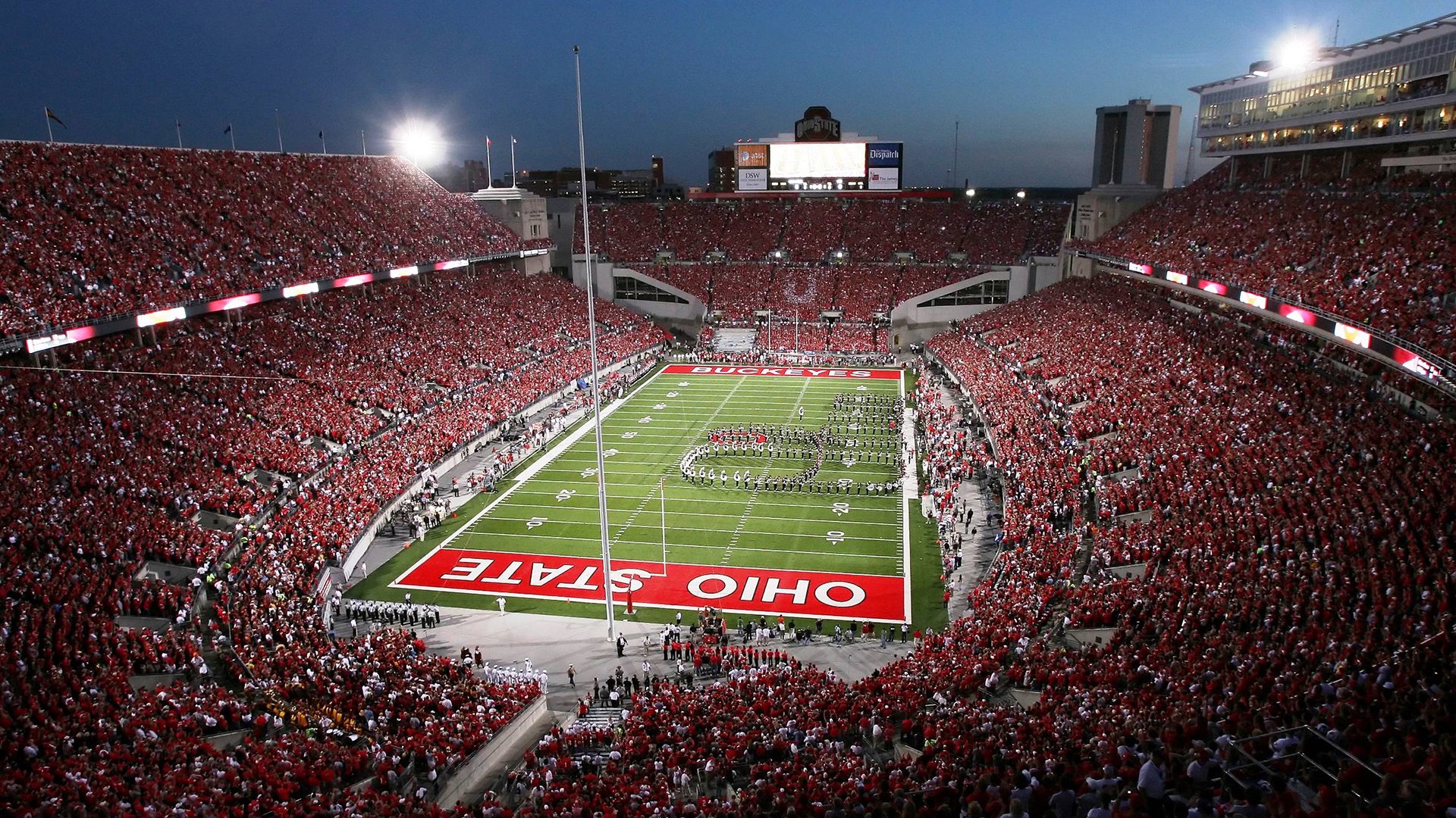 米兰体育平台-_夜空瑜伽：在星光下的身心合一_，星空瑜伽馆